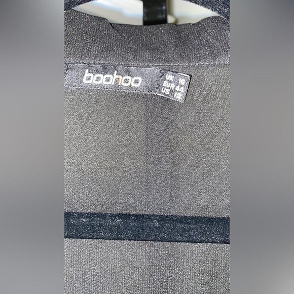 Raised collar blouse with staggered sleeves and embroidery by Boohoo - Picture 8 of 12